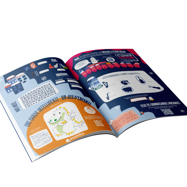Double page de jeux du cahier Les Gones